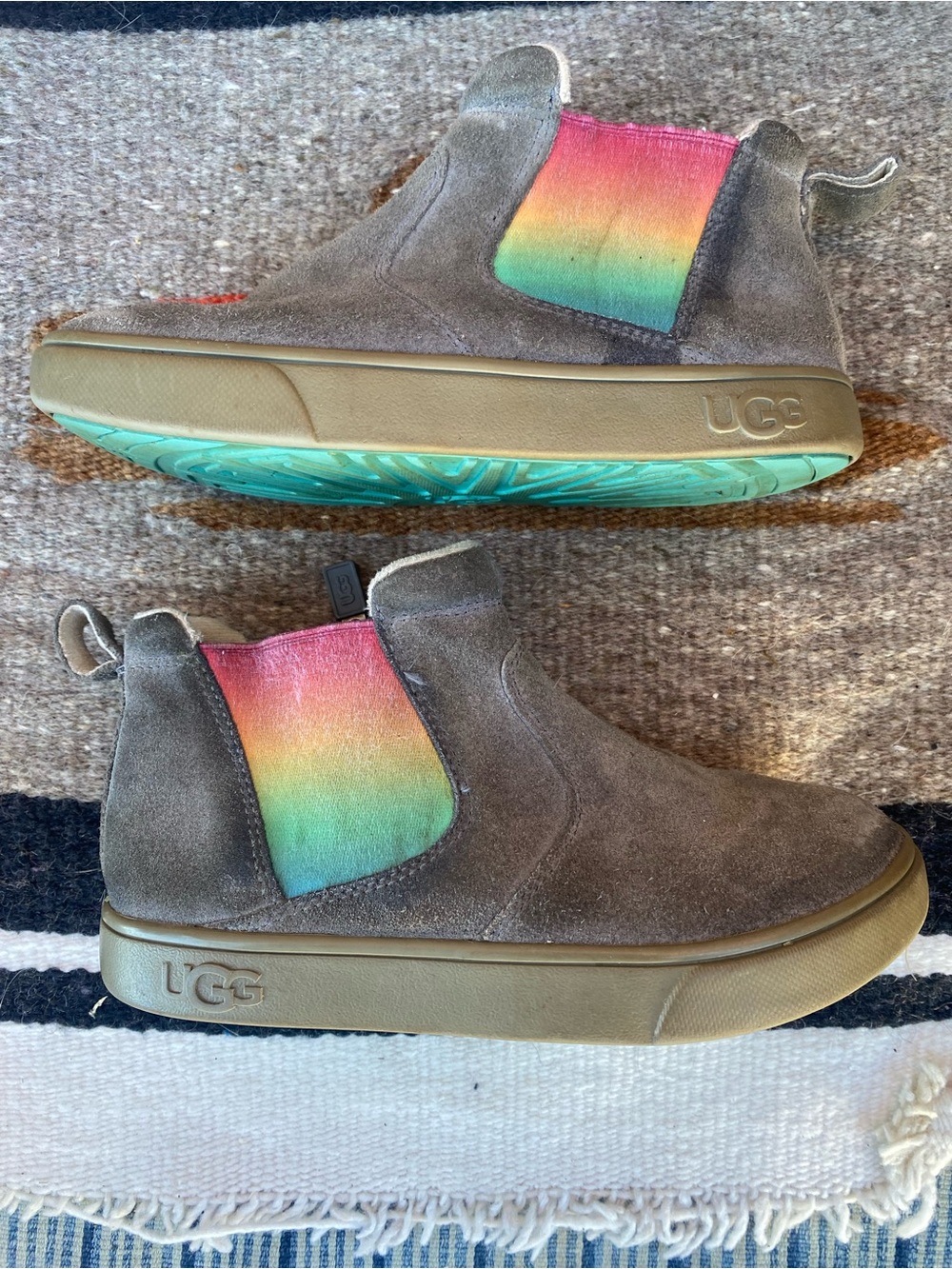 UGG Kids Hamden II Chelsea Boots with Rainbow Stretch Panels